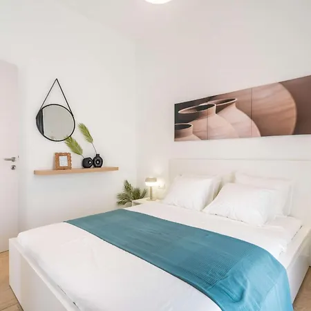 Evan Rhodes Rhodes City