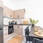 Evan Rhodes Apartamento Rhodes City