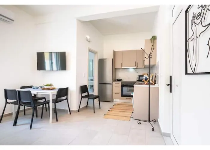 Evan Rhodes Apartment *