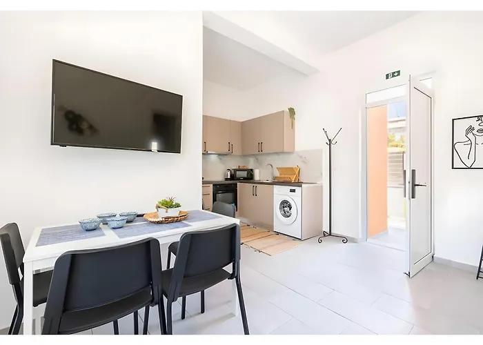 Evan Rhodes Apartment Rhodes City